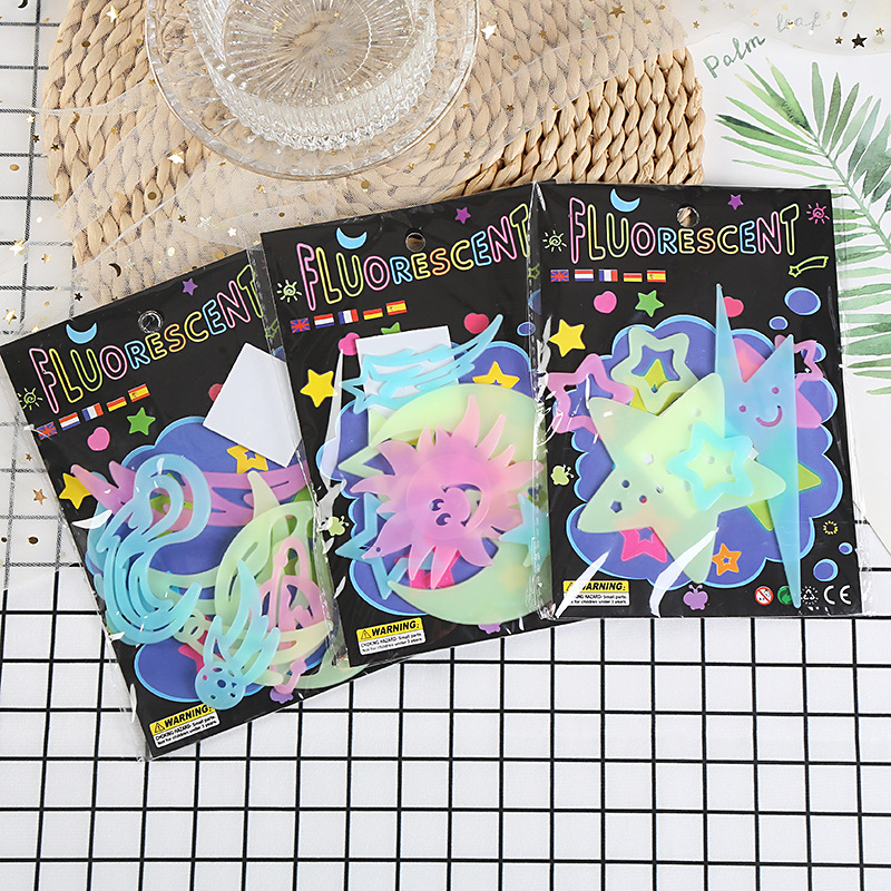 Leuchtende Cartoon-Schmetterli – Glow In Dark Stars Bewertung und Preis
