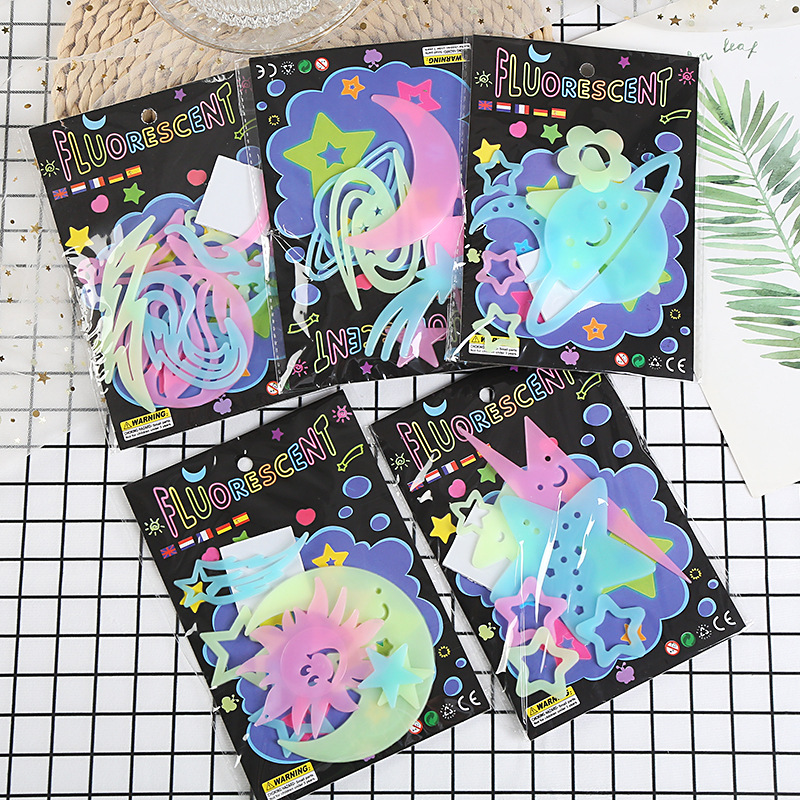 Leuchtende Cartoon-Schmetterli – Glow In Dark Stars Bewertung und Preis